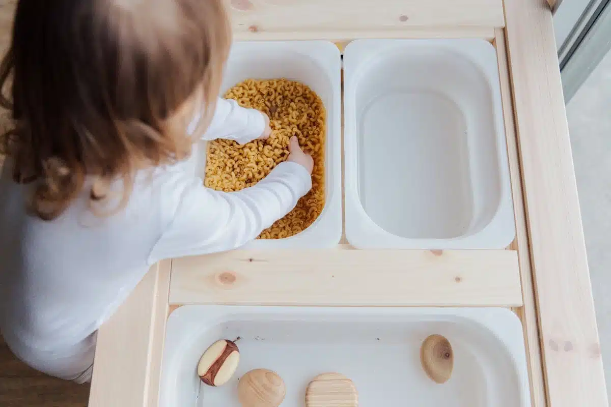 Des solutions astucieuses pour maximiser l’espace de rangement dans une chambre d’enfant