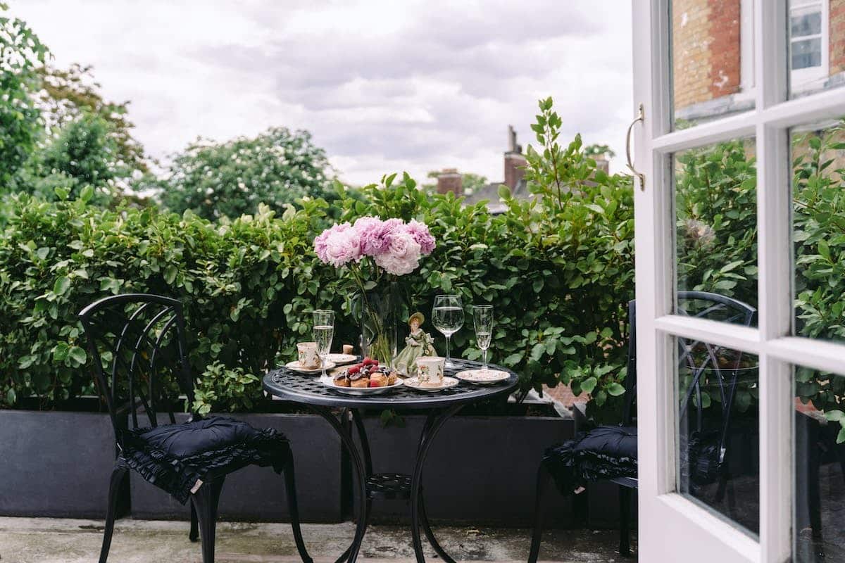 Créez une terrasse ou un balcon agréable à vivre grâce à ces astuces simples