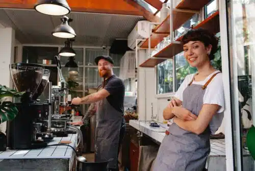 Les clés pour réussir dans la franchise de service aux particuliers rentable : conseils et astuces