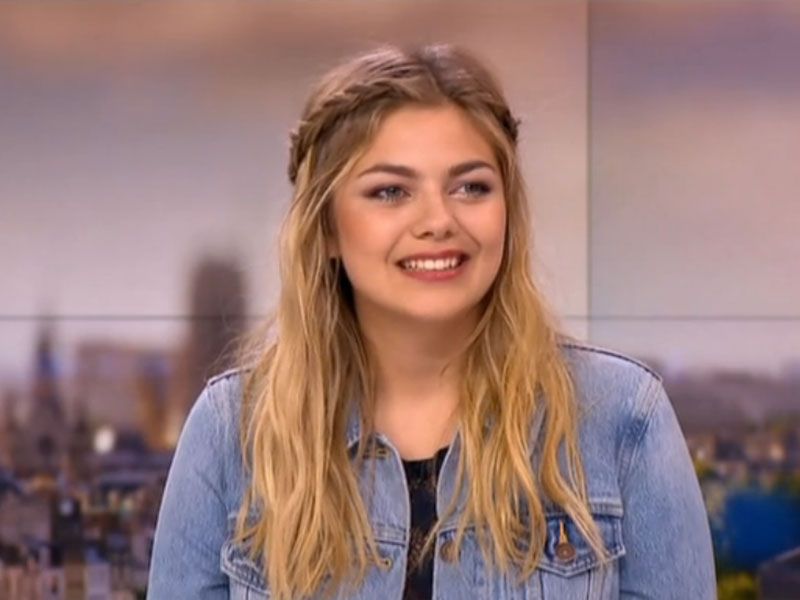 Louane maman : retour sur le parcours de cette chanteuse Française très appréciée