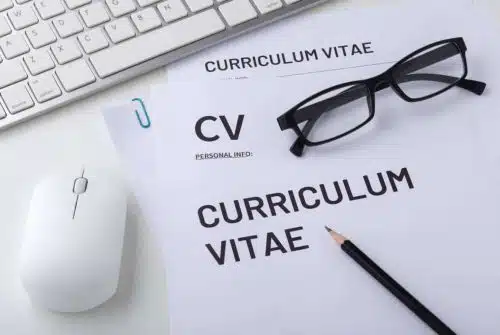 Comment mettre en avant vos compétences avec une phrase d’accroche convaincante pour votre CV