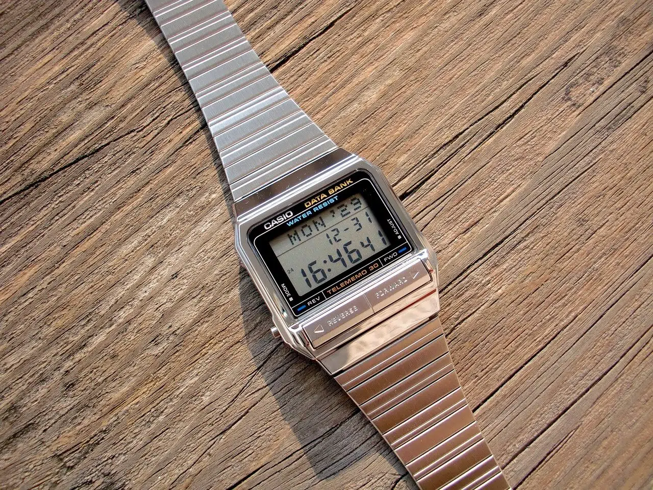 Qui fabrique les montres Casio ?