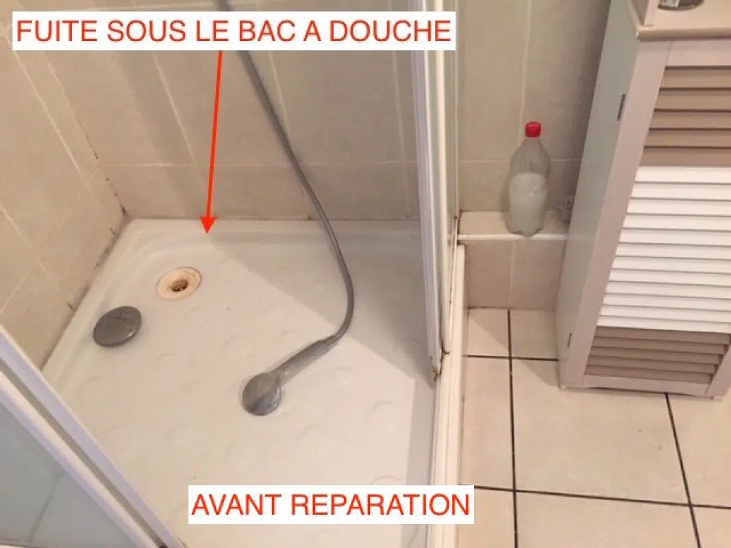 Comment réparer fuite sous bac douche ?