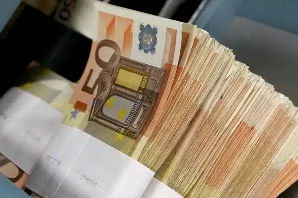 Quel salaire pour emprunter 70 000 euros ?